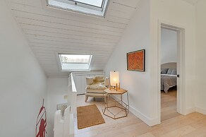 Walk to Ski Lift: Family-friendly Windham Townhome