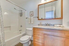 Walk to Ski Lift: Family-friendly Windham Townhome