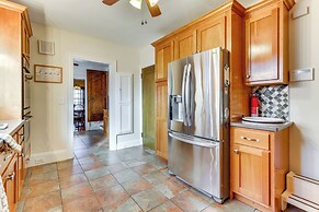 3 Mi to Dtwn: Gem w/ Patio & Fire Pit in New Haven