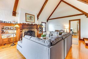 3 Mi to Dtwn: Gem w/ Patio & Fire Pit in New Haven