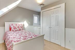 3 Mi to Dtwn: Gem w/ Patio & Fire Pit in New Haven