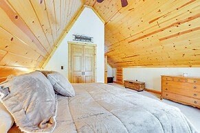 Hike, Ski & Raft: Terra Alta Cabin w/ Large Deck