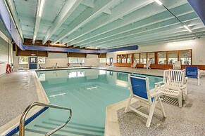 Hike, Ski & Raft: Terra Alta Cabin w/ Large Deck