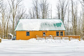 Hike, Ski & Raft: Terra Alta Cabin w/ Large Deck