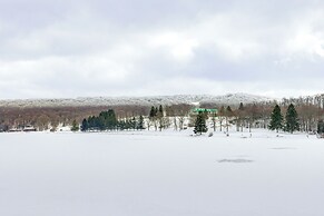 Hike, Ski & Raft: Terra Alta Cabin w/ Large Deck