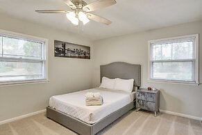3 Mi to Dtwn Fayetteville: Home w/ Pool Table