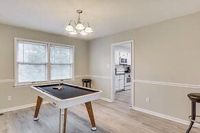 3 Mi to Dtwn Fayetteville: Home w/ Pool Table