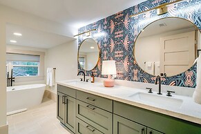 1/2 Mi to Downtown Shops: Brenham Home w/ Fire Pit