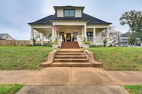 1/2 Mi to Downtown Shops: Brenham Home w/ Fire Pit