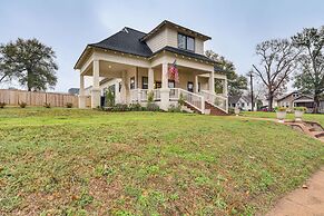 1/2 Mi to Downtown Shops: Brenham Home w/ Fire Pit