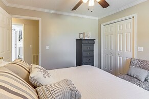 Golf Course Getaway w/ Private Pool in Chatsworth!