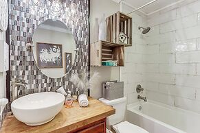 Golf Course Getaway w/ Private Pool in Chatsworth!