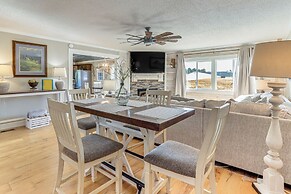 Golf Course Getaway w/ Private Pool in Chatsworth!