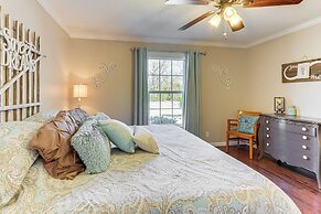 Golf Course Getaway w/ Private Pool in Chatsworth!