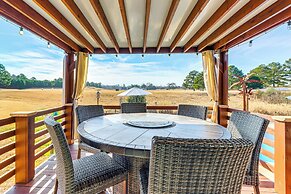 Golf Course Getaway w/ Private Pool in Chatsworth!