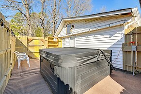 Hot Tub & Sauna: Kannapolis Bungalow