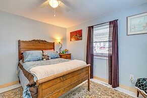 Hot Tub & Sauna: Kannapolis Bungalow