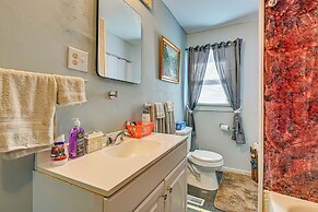 Hot Tub & Sauna: Kannapolis Bungalow