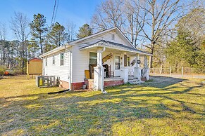 Hot Tub & Sauna: Kannapolis Bungalow