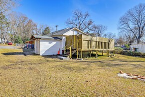 Hot Tub & Sauna: Kannapolis Bungalow