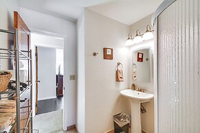 Mtn-view Patio & Hot Tub: Home in Avon