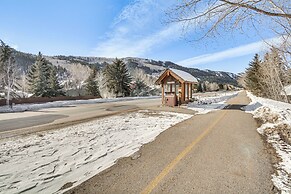 Mtn-view Patio & Hot Tub: Home in Avon