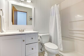 Beachfront Home 1 Mi to Lighthouse on Oak Island