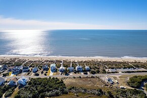 Beachfront Home 1 Mi to Lighthouse on Oak Island