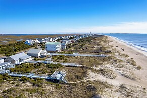 Beachfront Home 1 Mi to Lighthouse on Oak Island