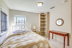 2 Mi to Houston Funplex: Home w/ Private Yard!