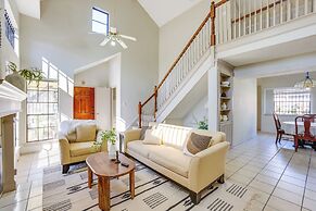 2 Mi to Houston Funplex: Home w/ Private Yard!