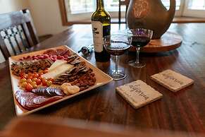 Mountain Majesty With AC BBQ Parking