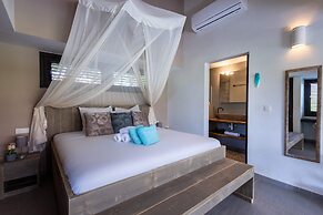 Blue Bay s Tropical Escape