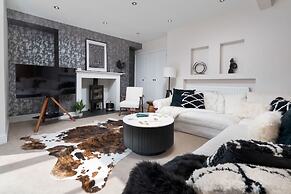 Rosemount X3 Bed Townehouse With Hot Tub