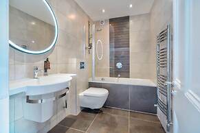 Rosemount X3 Bed Townehouse With Hot Tub