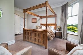 Rosemount X3 Bed Townehouse With Hot Tub