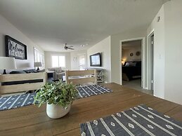 Bienvenue 1 Bedroom Condo