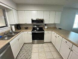 Bienvenue 1 Bedroom Condo