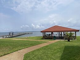 Bienvenue 1 Bedroom Condo