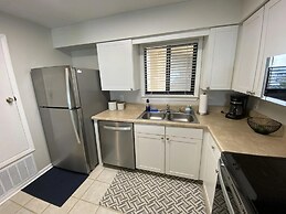 Bienvenue 1 Bedroom Condo