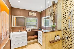 Buddha House 3BR 2BA Home -lush Backyard