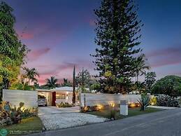 Buddha House 3BR 2BA Home -lush Backyard