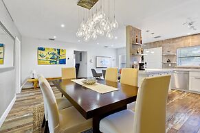 Buddha House 3BR 2BA Home -lush Backyard