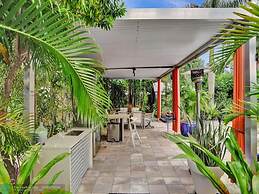 Buddha House 3BR 2BA Home -lush Backyard