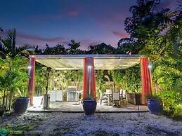 Buddha House 3BR 2BA Home -lush Backyard