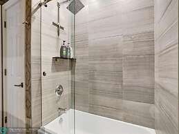 Buddha House 3BR 2BA Home -lush Backyard