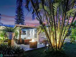 Buddha House 3BR 2BA Home -lush Backyard