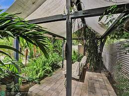 Buddha House 3BR 2BA Home -lush Backyard