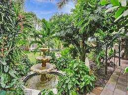 Buddha House 3BR 2BA Home -lush Backyard