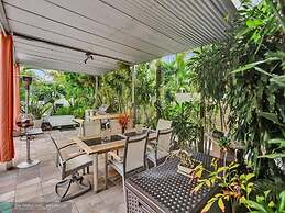 Buddha House 3BR 2BA Home -lush Backyard